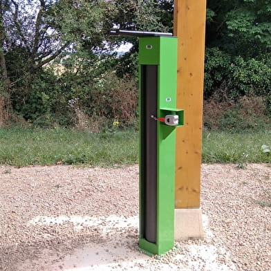 Station autonome de réparation de vélos