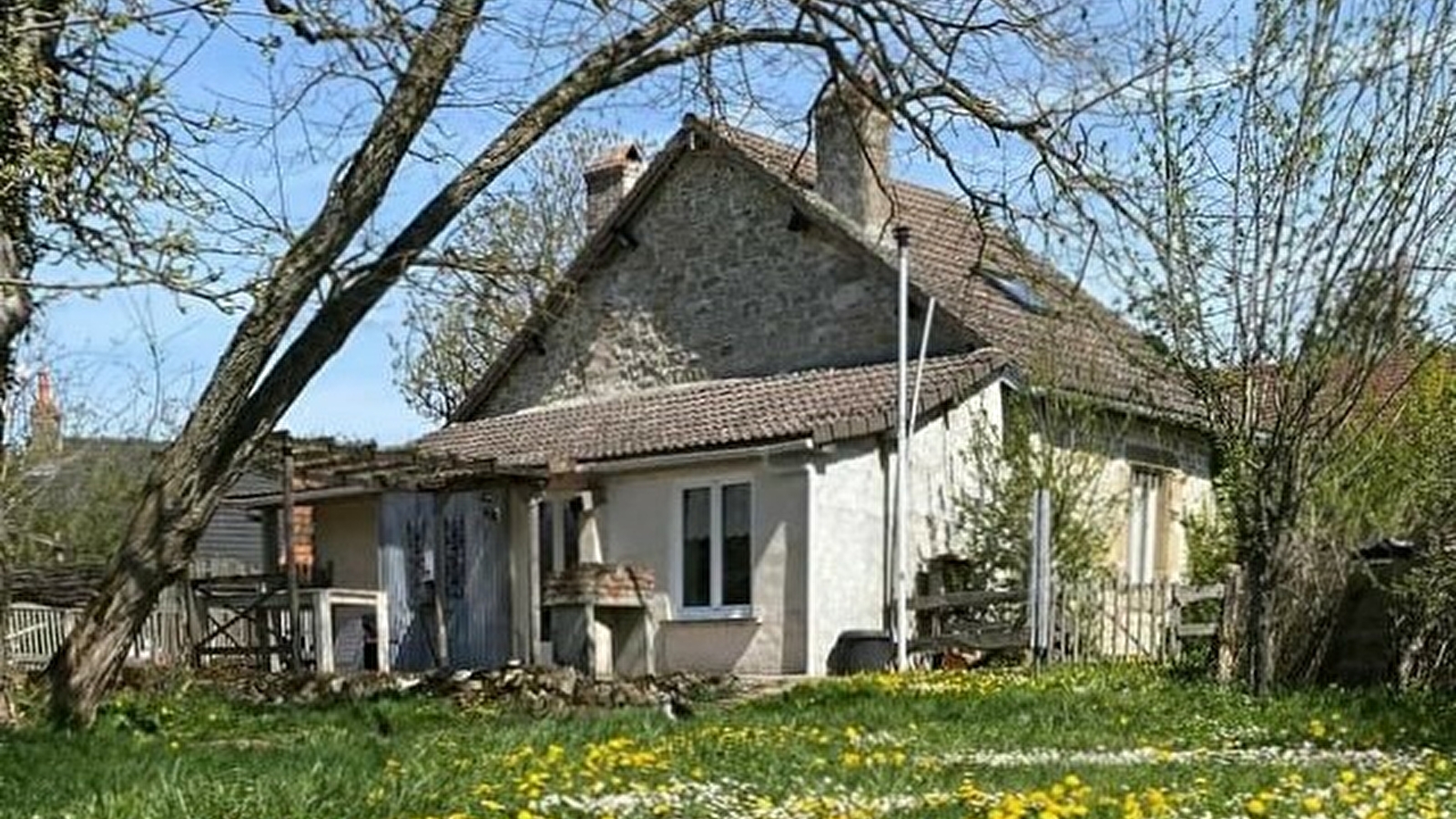 Les Hirondelles d'Anlezy: gîte Hirondelle Rustique