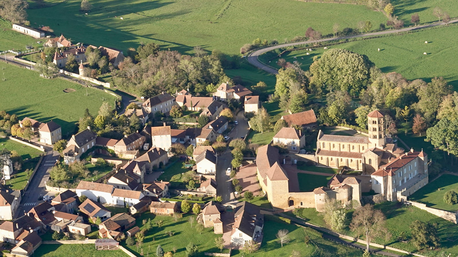 Jeu famille - Vol à Anzy-le-Duc