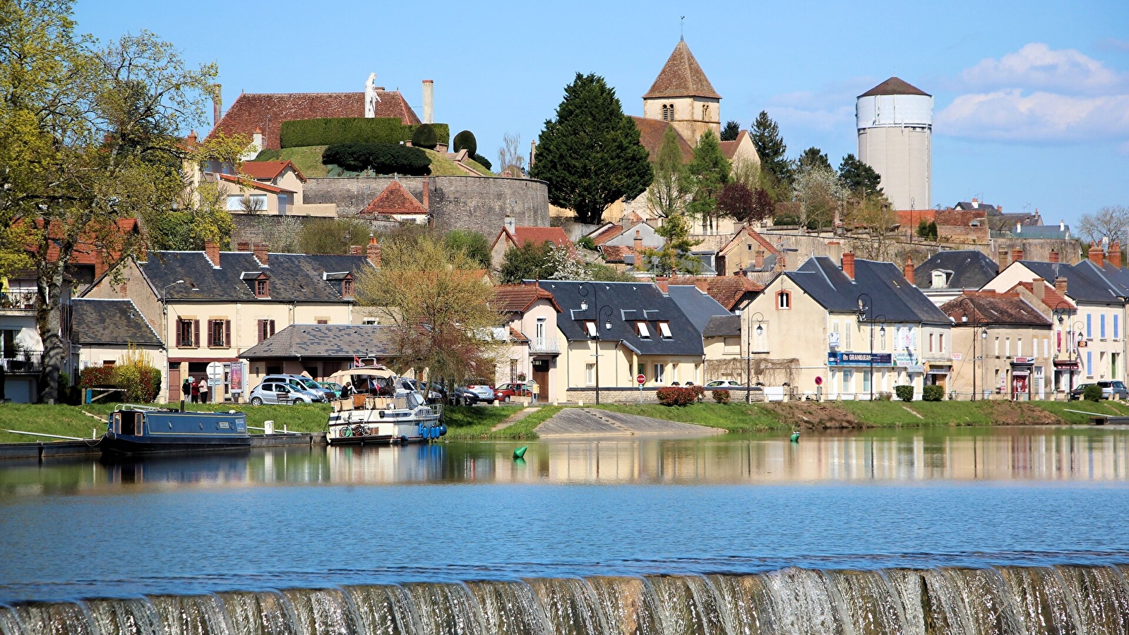 Visite historique de Cercy-la-Tour