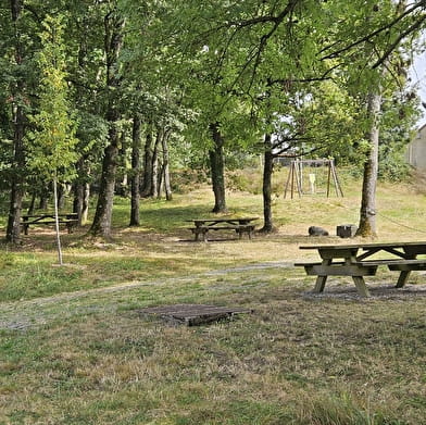 Aire de pique nique l'étang neuf Issy l'Evêque