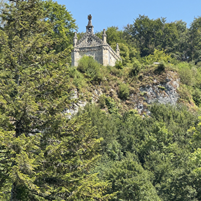 Le Val de Cusance (variante par la croix de Saint-Erminfroi) 