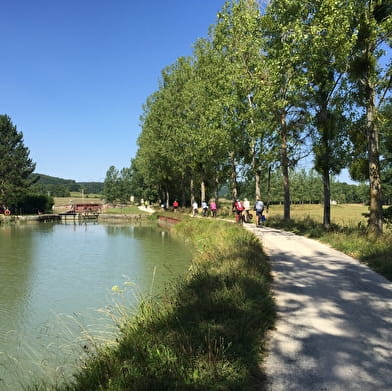 En Bourgogne le long du Canal du Nivernais