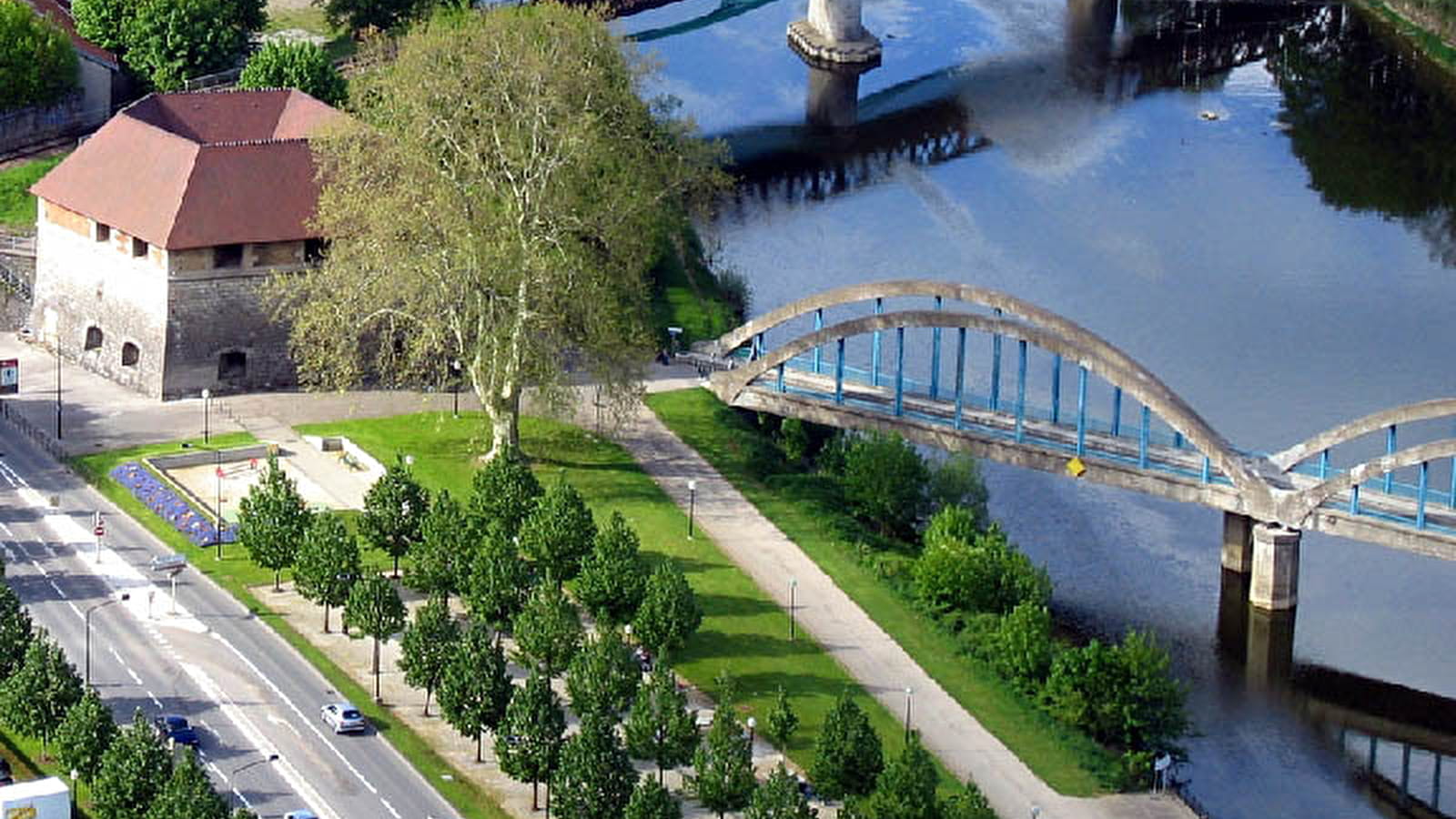 Les tours bastionnées : De la Tour Notre-Dame à la tour des Cordeliers