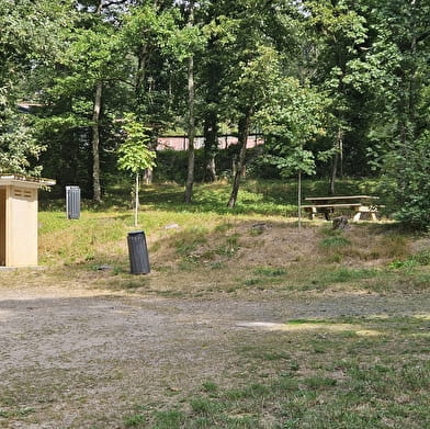 Aire de pique nique l'étang neuf Issy l'Evêque