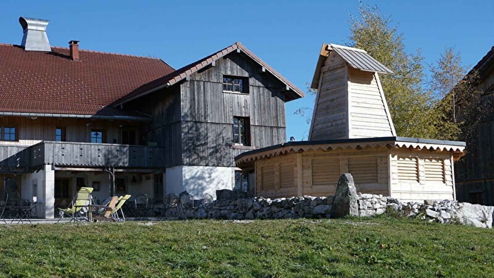 Visite du Meix Lagor, ferme comtoise rénovée pour accueil d'événements