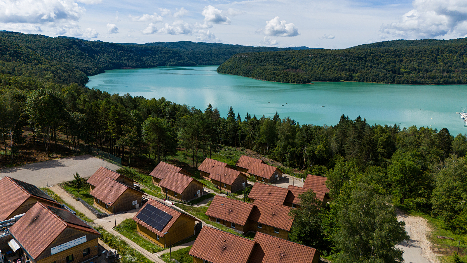 Les chalets du lac de Vouglans