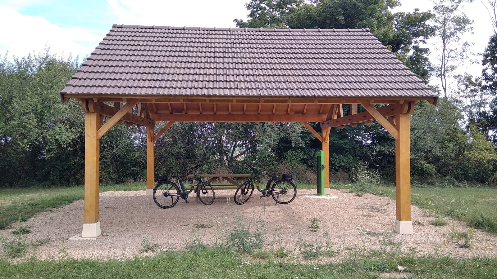 Station autonome de réparation de vélos