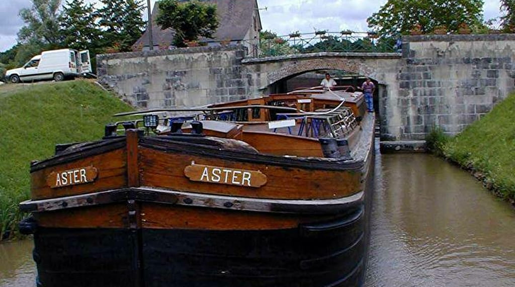 Exposition de peinture "Les bateaux et la gare d