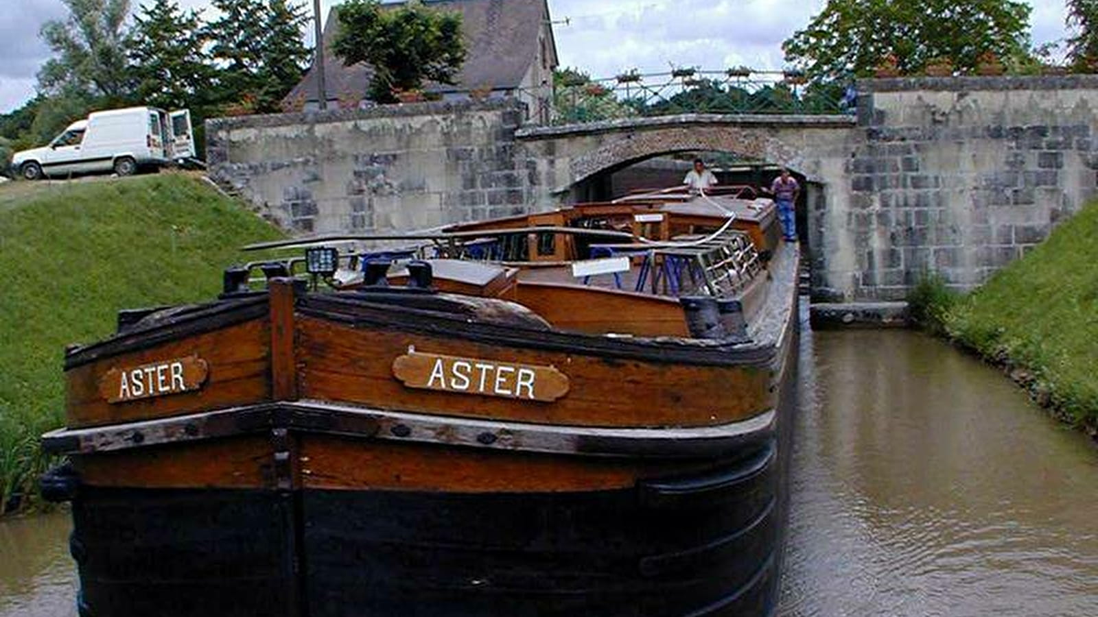 Exposition de peinture 'Les bateaux et la gare d'eau'