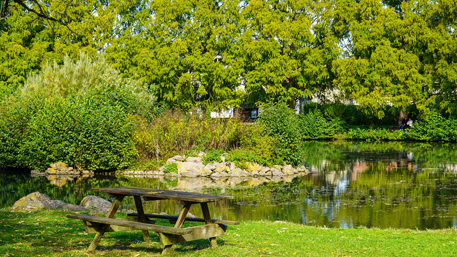 Aire de pique-nique des jardins d'eau P. Doudeau