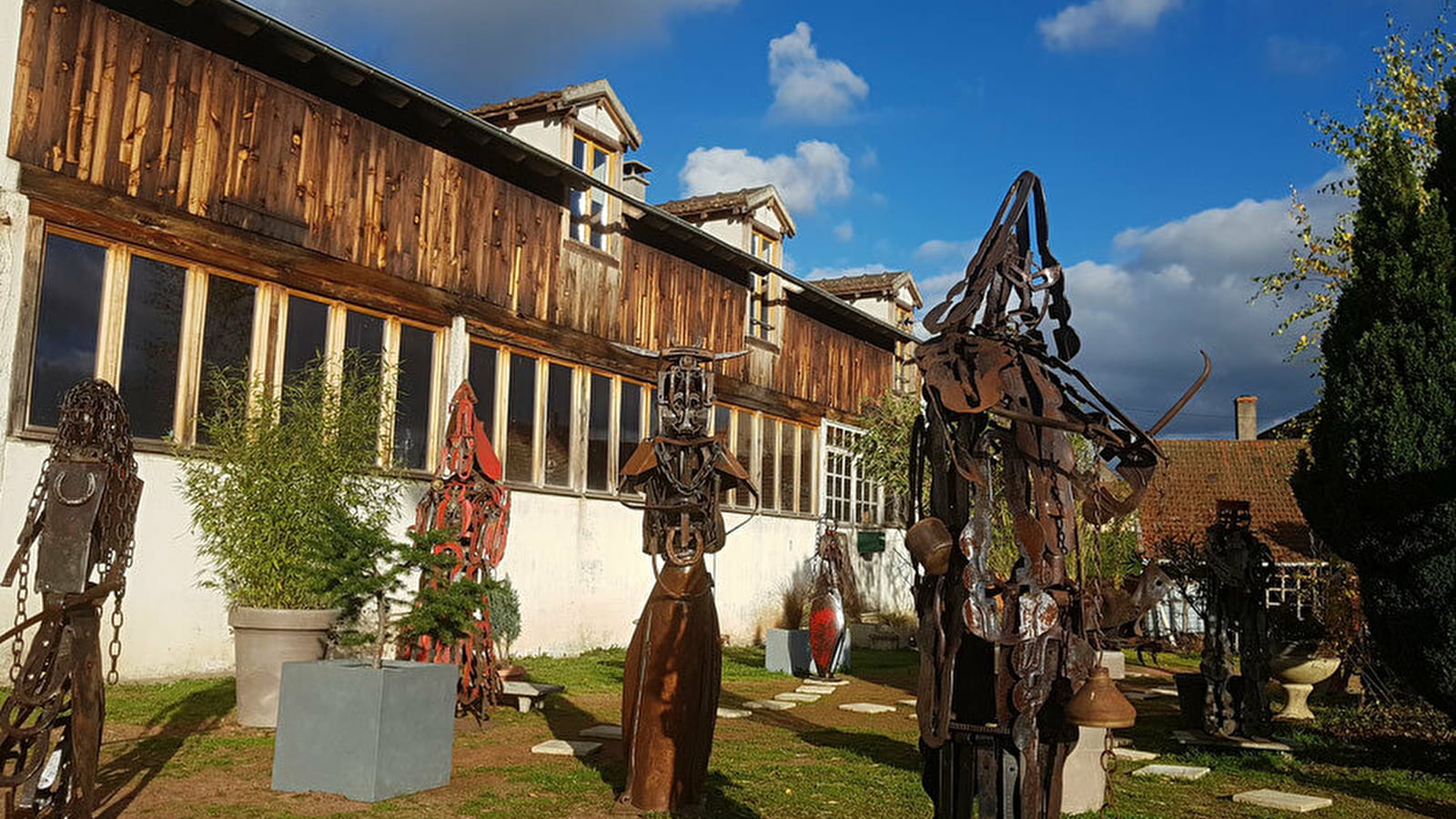 Porte ouverte de l'atelier Art Delphin sculpteur