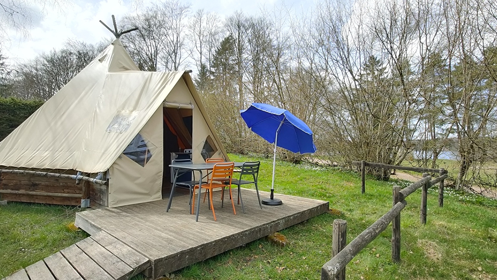 Location hébergements Tipis n°4 de 4 personnes Lac des Settons Morvan - Activital