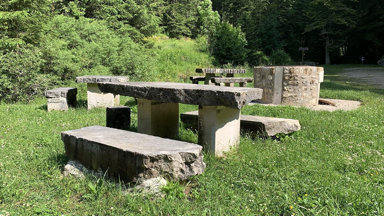 Aire de pique-nique de la chapelle de Mazières