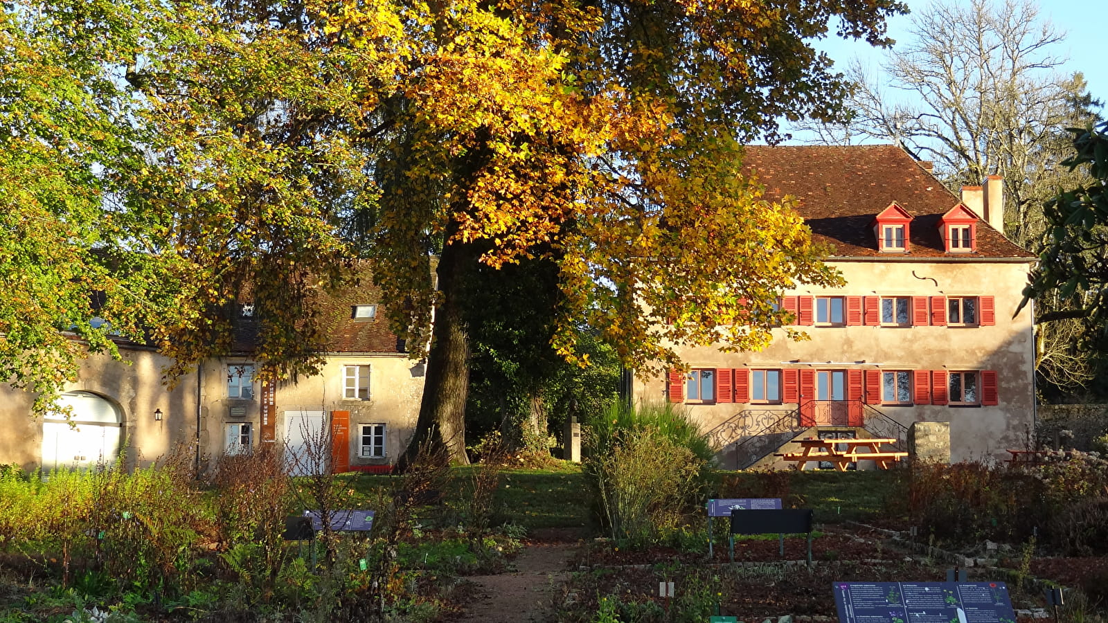 JEP 2024 - Visite A la découverte du « château de Saint-Brisson »