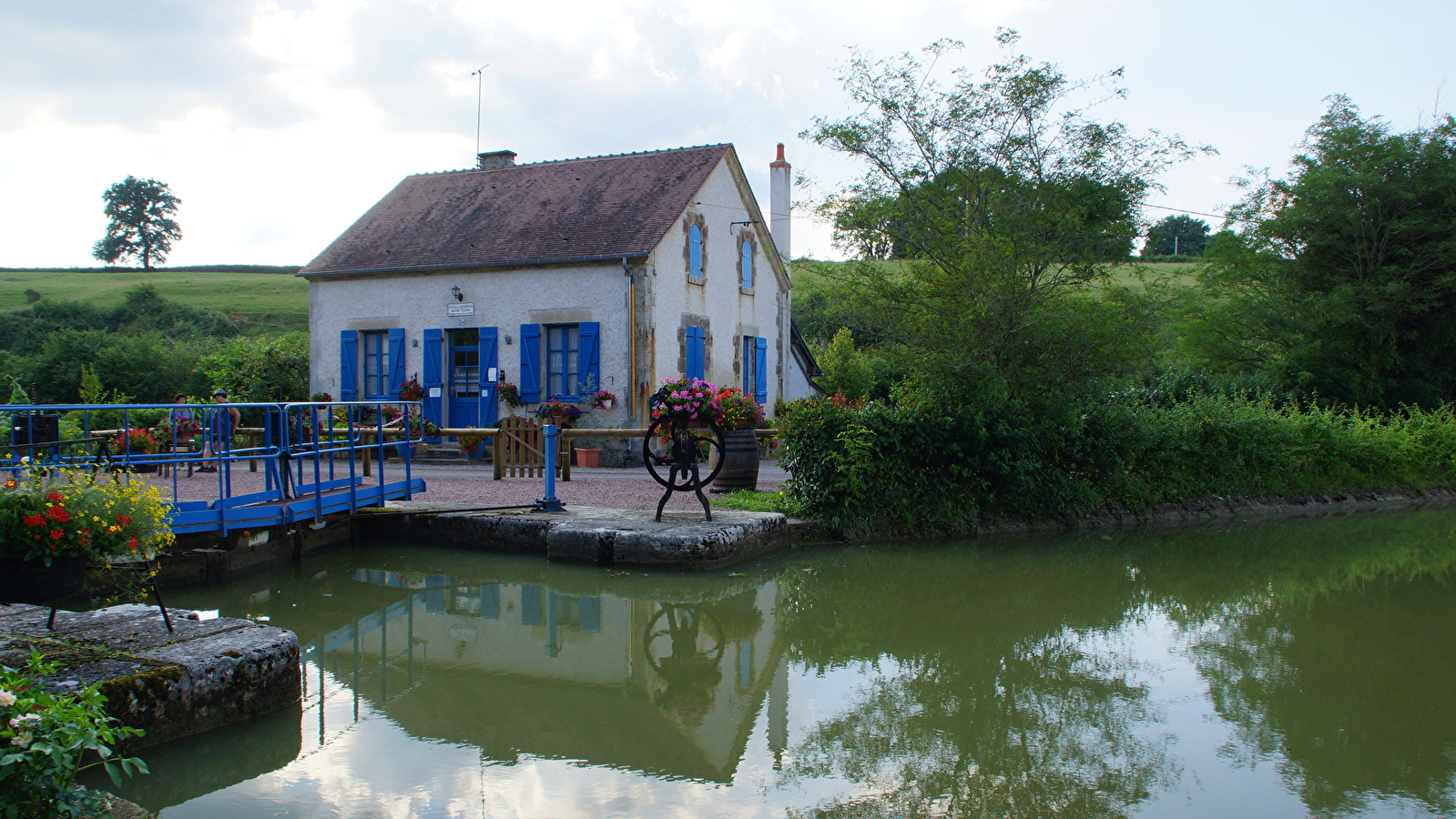 De Limanton à Moulins-Engilbert