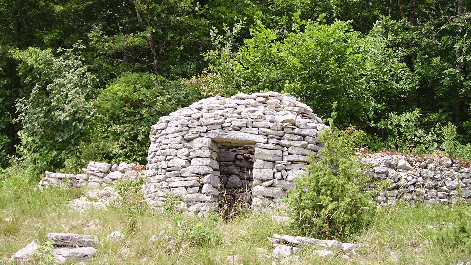 De la Croix de Mission à la Vierge Noire