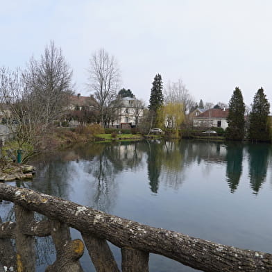 Lac de la Font et lavoir