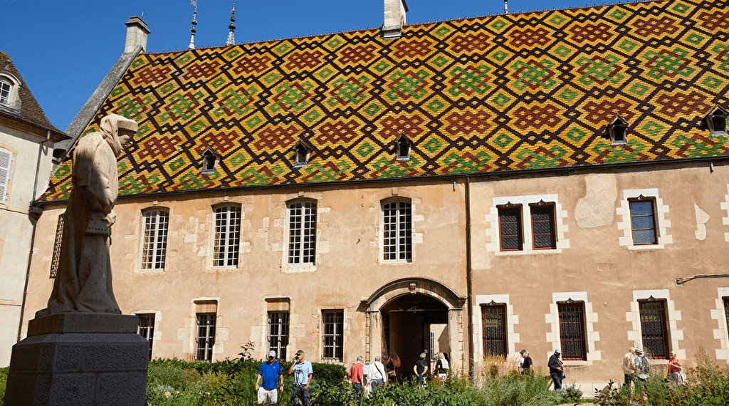 Hôtel-Dieu - Hospices de Beaune Programmation 2025 - HUMANITÉ Itinéraire hospitalier