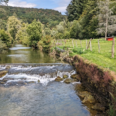 Le Val de Cusance (variante par la croix de Saint-Erminfroi) 