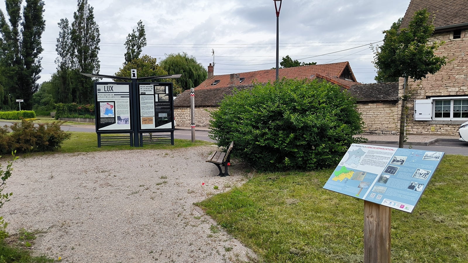 Ligne de démarcation - ancien poste de contrôle allemand - Pupitre