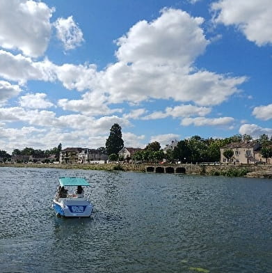 Location de bateaux éléctriques sans permis et pédalos- BJ Boat 