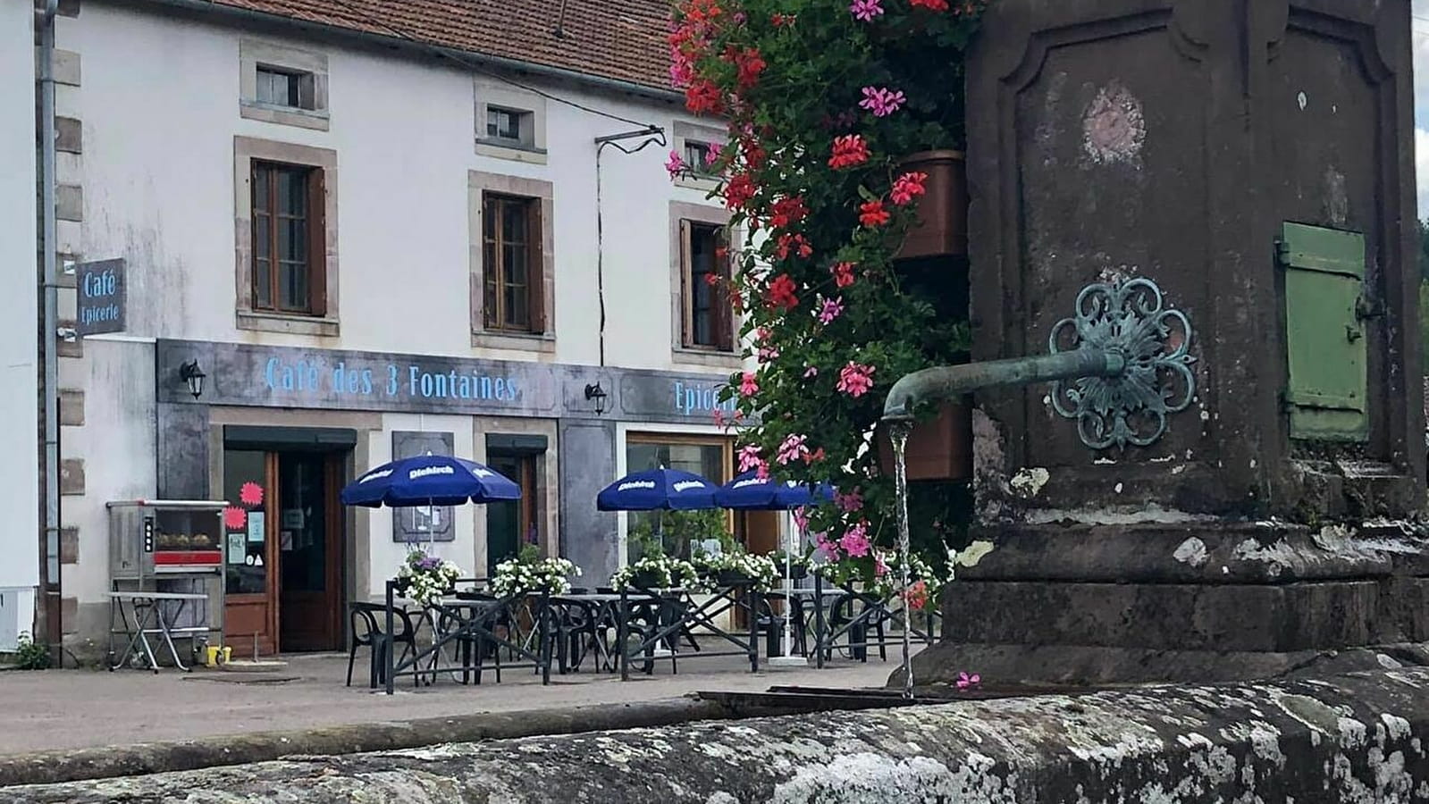 Café des 3 fontaines, épicerie