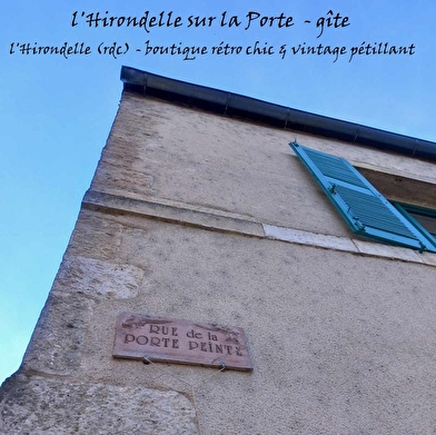 l'Hirondelle sur la porte