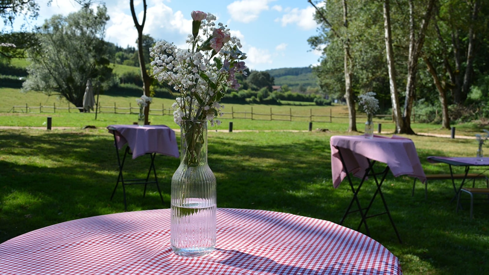 Fantastic Picnic aux Grottes d'Azé