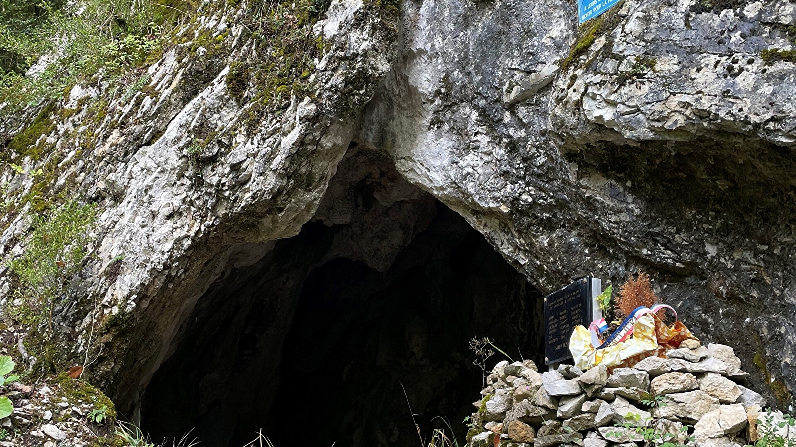 La Grotte du Mont