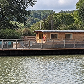 Les Lodges du Canal de Bourgogne - la Toue cabanée - CHASSEY