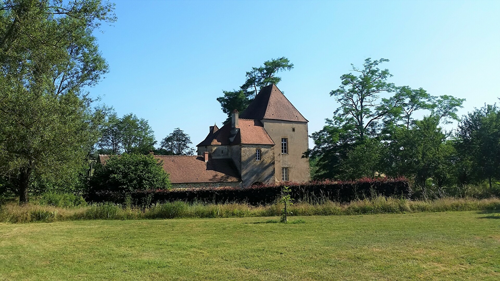 A la découverte de Cuy - Visite guidée des jardins de la Maison forte